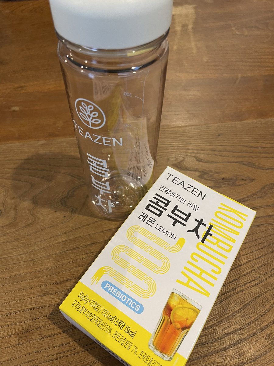 not an idol but ayanocozey show, leader and vocalist from the japanese rock band kishida posted this pic on his official account and captioned "jungkook's kombucha lemon has arrived"