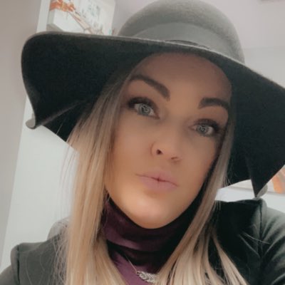 Cara Hampton tweet media