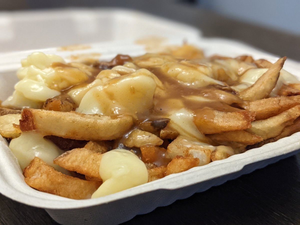 edbrisson's tweet photo. Poutine! https://t.co/asbrEm5o88