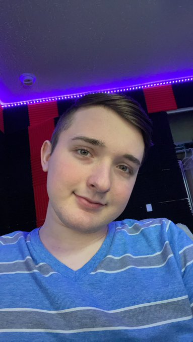 Hey guys I got a hair cut do you like it? https://t.co/u3LC8Twjk3