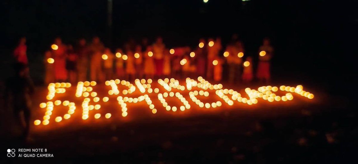 #Candlelight strike at a ward of Monwya city demanding Federal Democracy. 
#WhatsHappeningInMyanmar 
#Apr30Coup 
#WeSupportNUG