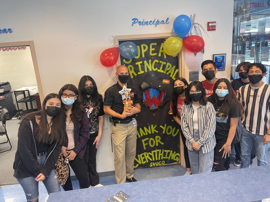 The best Principal ever! We decided to show him some appreciation for everything that he has done for us! ☺️ Happy Principal’s Day!!!!!