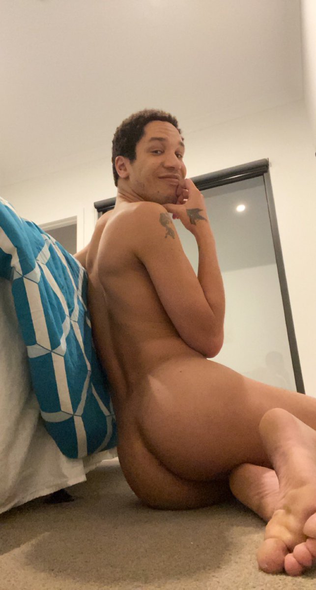 ThatBttmBoy's tweet photo. Can’t wait for some weekend fun.... now where did I put those tops 😉😏 https://t.co/NhKlOe2GQI