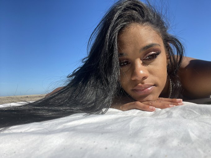 Happy place 🌊 ☀️ https://t.co/YisNCaEaxy