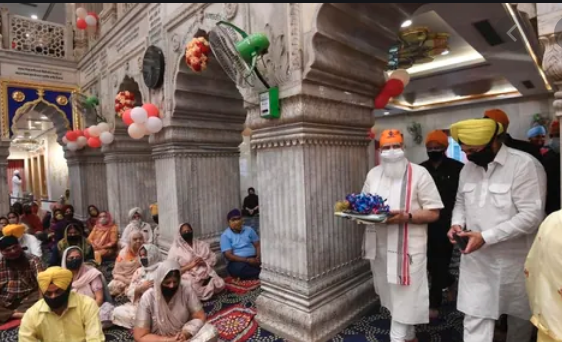 MeenaDasNarayan's tweet photo. I would request everyone at this point to support our @PMOIndia @narendramodi there is a massive paid campaign to attack him... he has done more than his share for the people during this pandemic and before. today countries are helping us cos of him, he helped them! My request! https://t.co/O3Y7uwukGn