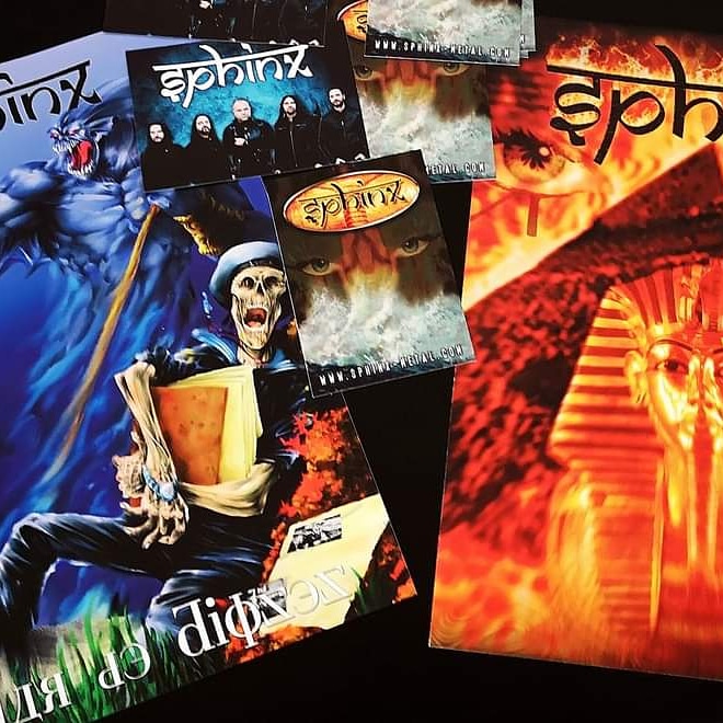 🔥 Se acercan nuestros dos primeros conciertos en Sevilla (8 de mayo) y Madrid (15 de mayo). Las entradas se están agotando, y ya hemos recibido parte de los nuevos productos que hemos fabricado para el puesto de merchandising. Compra tus entradas en sphinx-metal.com 🔥