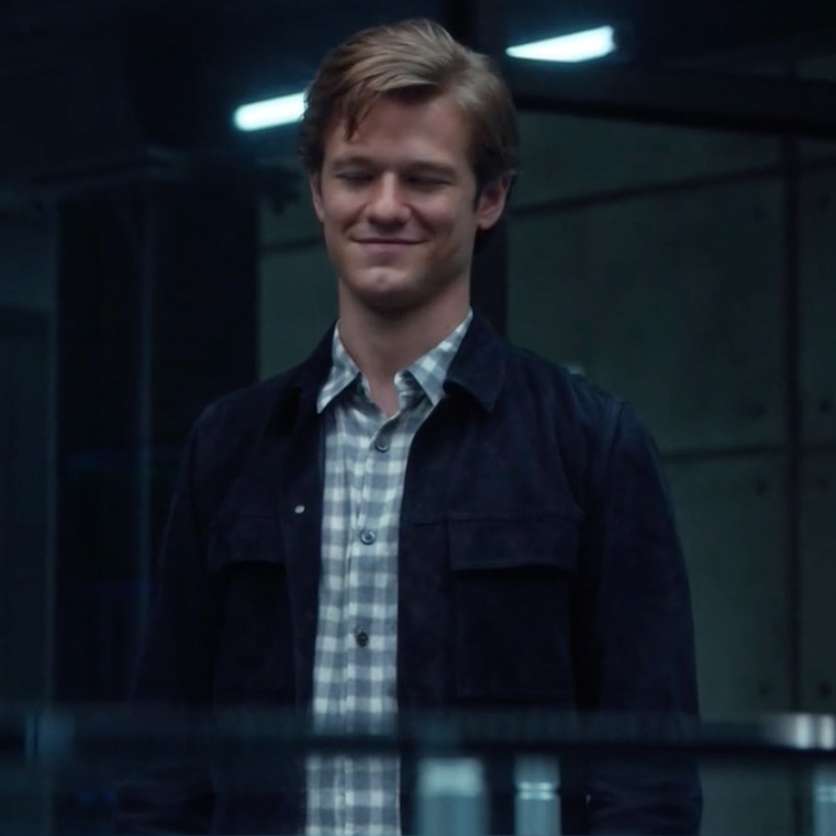"you sprung me out of prison and my life has never been the same. So I'm out too"He is definitely thinking about the day he met Riley #savemacgyver  #Macriley