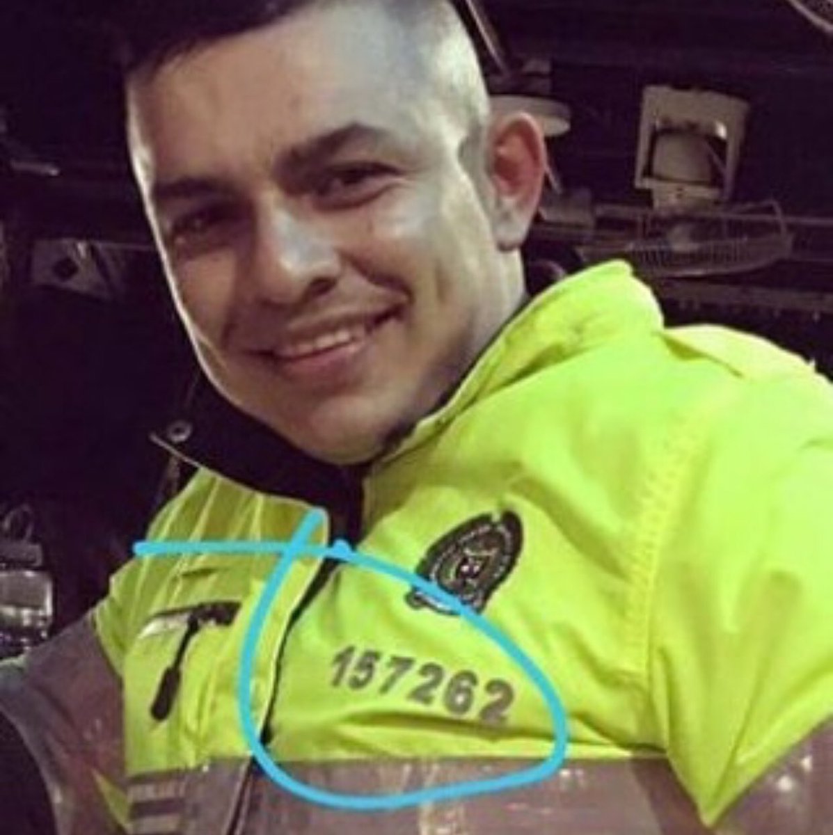 AlexaRochi__'s tweet image. Él es Jhon Morales, el agente del ESMAD que violó una mujer en Cali.
#ParoNacional1M