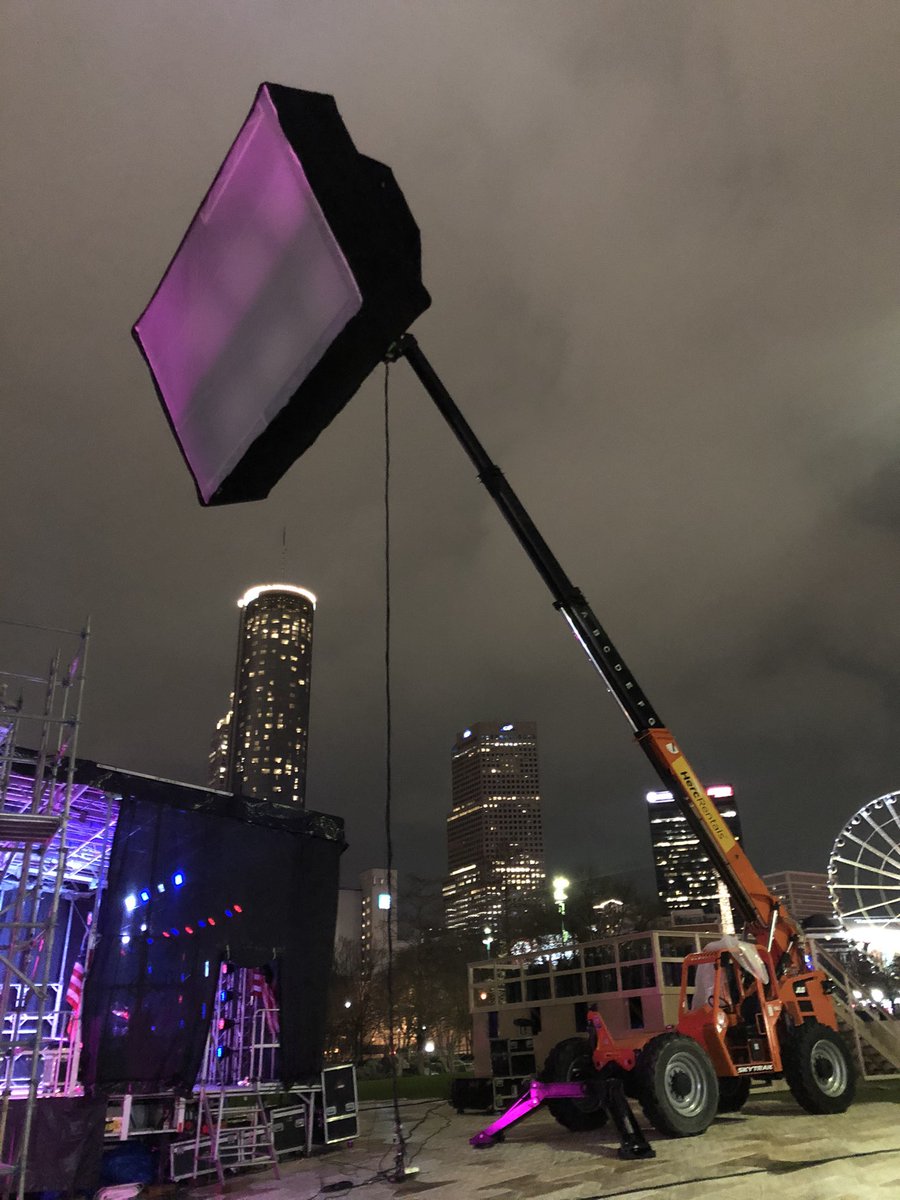 Firework FX created with 6 - Arri 360s through light grid. Great rigging crew. 🤓