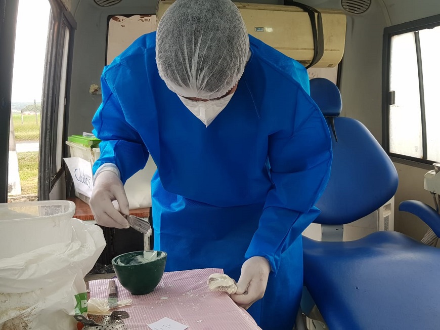 msaludpy's tweet photo. 👨🏽‍⚕️ | Atenciones continúan en todas las áreas 

✅ Los profesionales de blanco persisten en sus labores, cuidando no solo en el área respiratorio, sino también en los demás frentes del servicio sanitario. Una de ellas, la atención bucodental. 

🔗 https://t.co/pWTM0ha3Ve https://t.co/oGl7cIEBQb