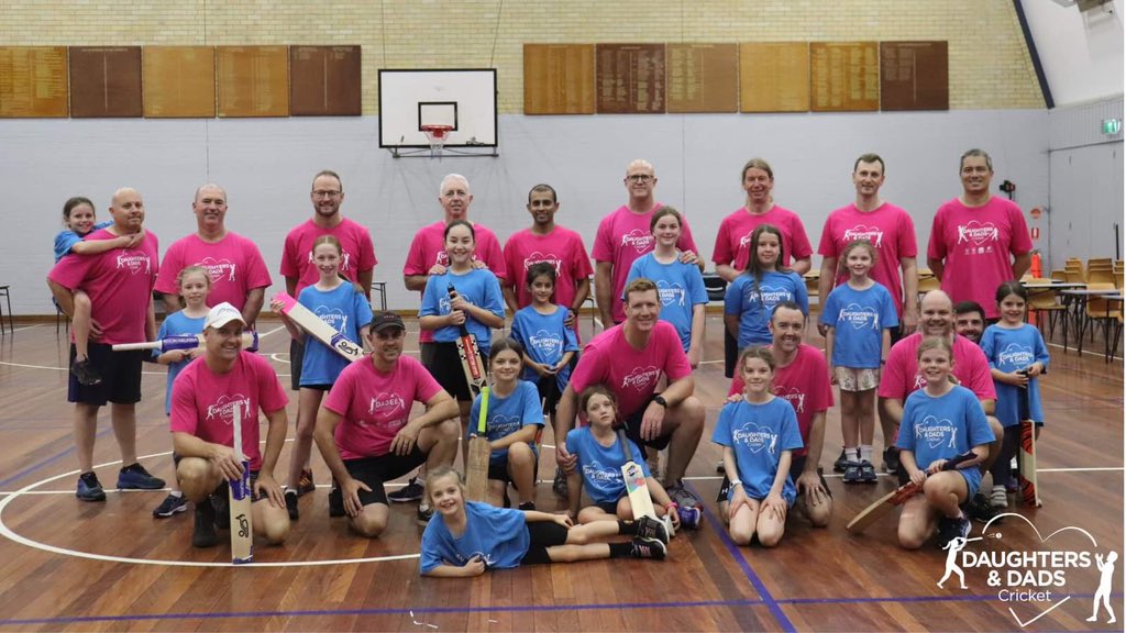 Did you know? 🤔

Only 10% of Junior Club participants in NSW/Australia are female! 👧🏏

Our program aims to break down the barriers and teach girls vital cricket skills using our learnings from our @DaughterDad_UoN program to enhance the transition to Junior Cricket Clubs.