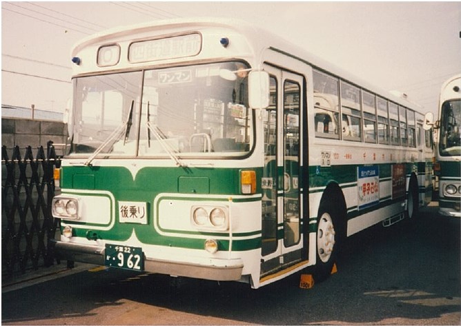 本日は5月1日 「1」にちなみ、千葉内陸バス1001号車の写真！ 旧