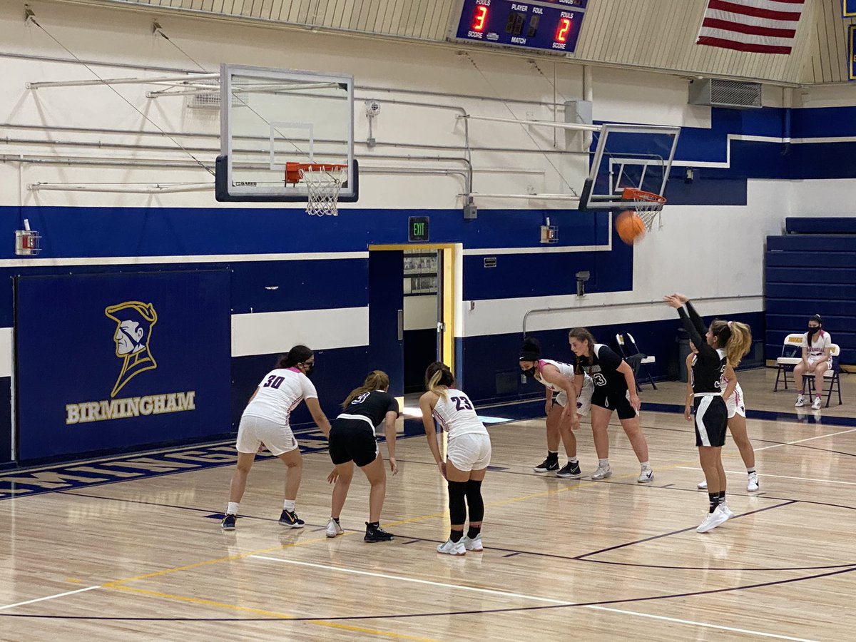CIFLACS's tweet image. Palisades 51 Birmingham 49

The defending Open Division champions overcame a late 47-42 deficit to grab a solid W on the road! @palipostsports