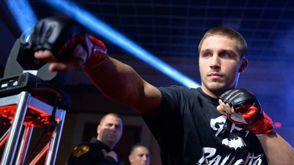 TopGameMGMT's tweet photo. BATMAN! 🦇 Big submission win for Gary Balletto Jr! Moves his professional MMA record to 6-2! #CES62 #NewEnglandMMA https://t.co/XwR5PHys6w