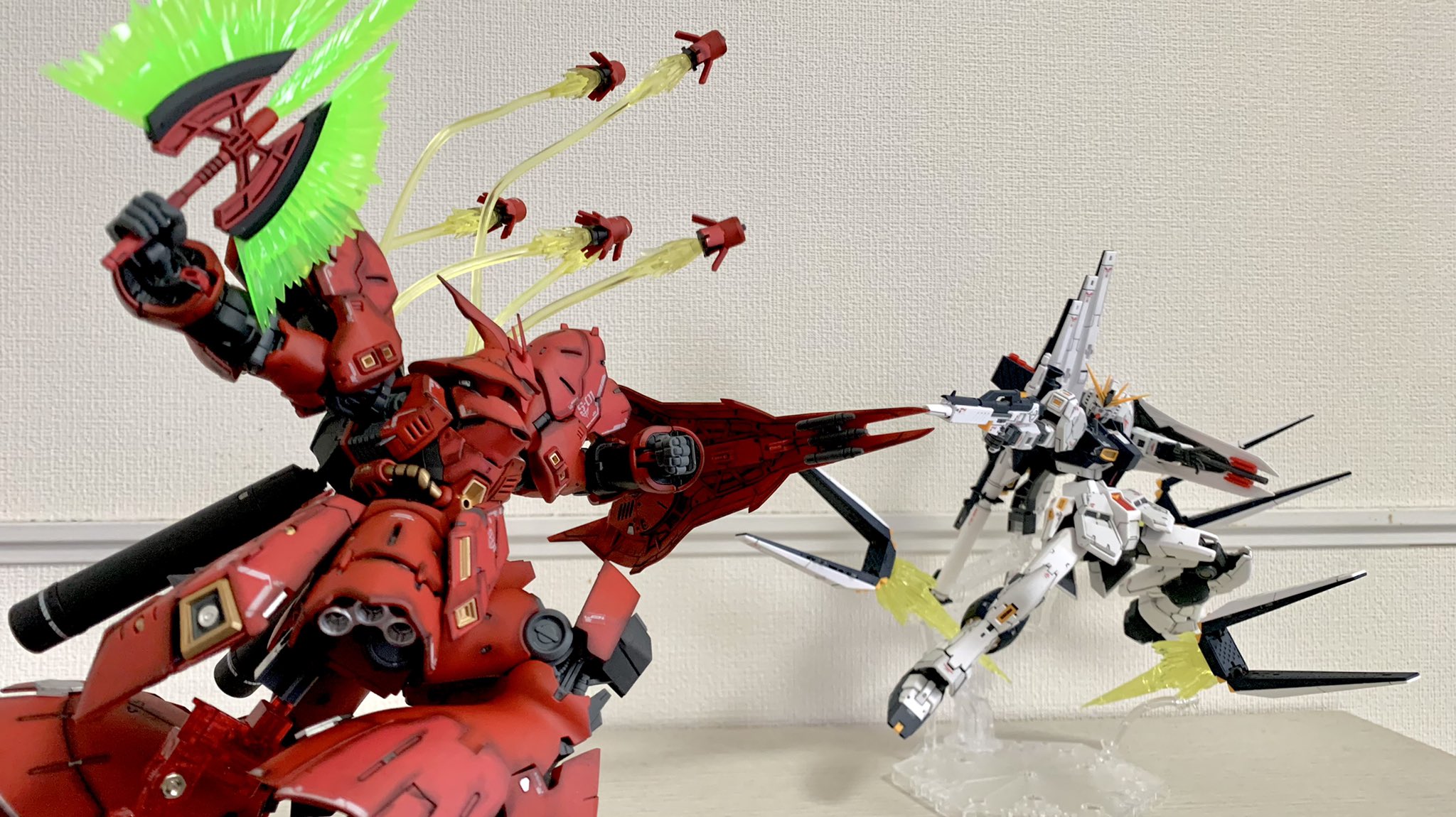 髙田 徹 サザビー 初めて汚し塗装したけど 重厚感が増してとても良き Nガンダムとの組み合わせもかっこいい ガンプラ T Co Vlhmysonqz Twitter