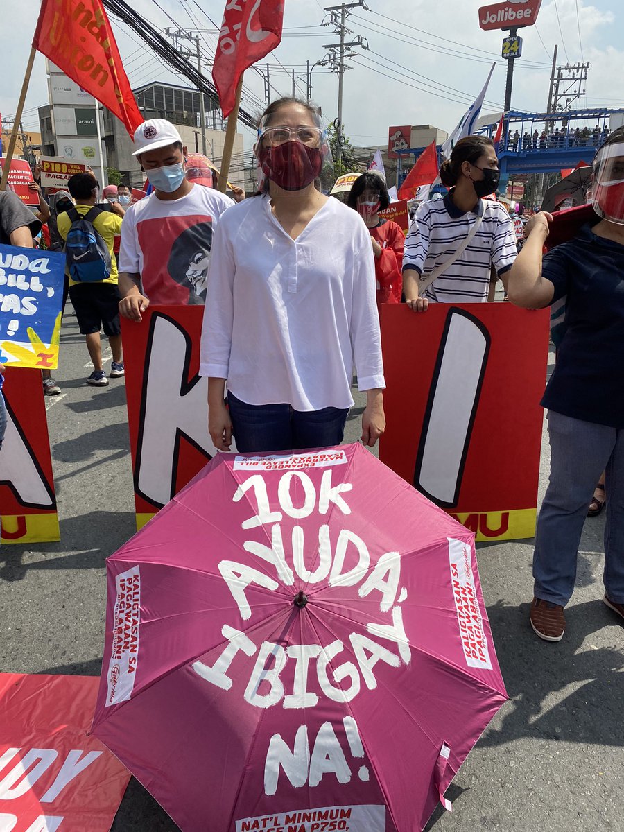 ArleneBrosas's tweet photo. At dahil pinuno ng pulis at hinarang ang bulto ng manggagawang magpoprotesta sana with proper health protocols sa Liwasang Bonifacio  RESIST WE MUST #LaborDay2021 https://t.co/5wmwCrzkmJ