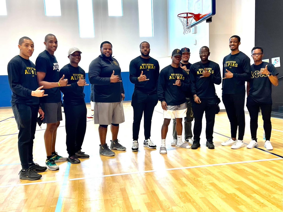 UHALPHAS's tweet photo. Today we had the honor to connect with the youth of @KIPPNortheast by participating in their halftime show performance during their student-teacher basketball game! 🤙🏿 https://t.co/6I2SonFmTb