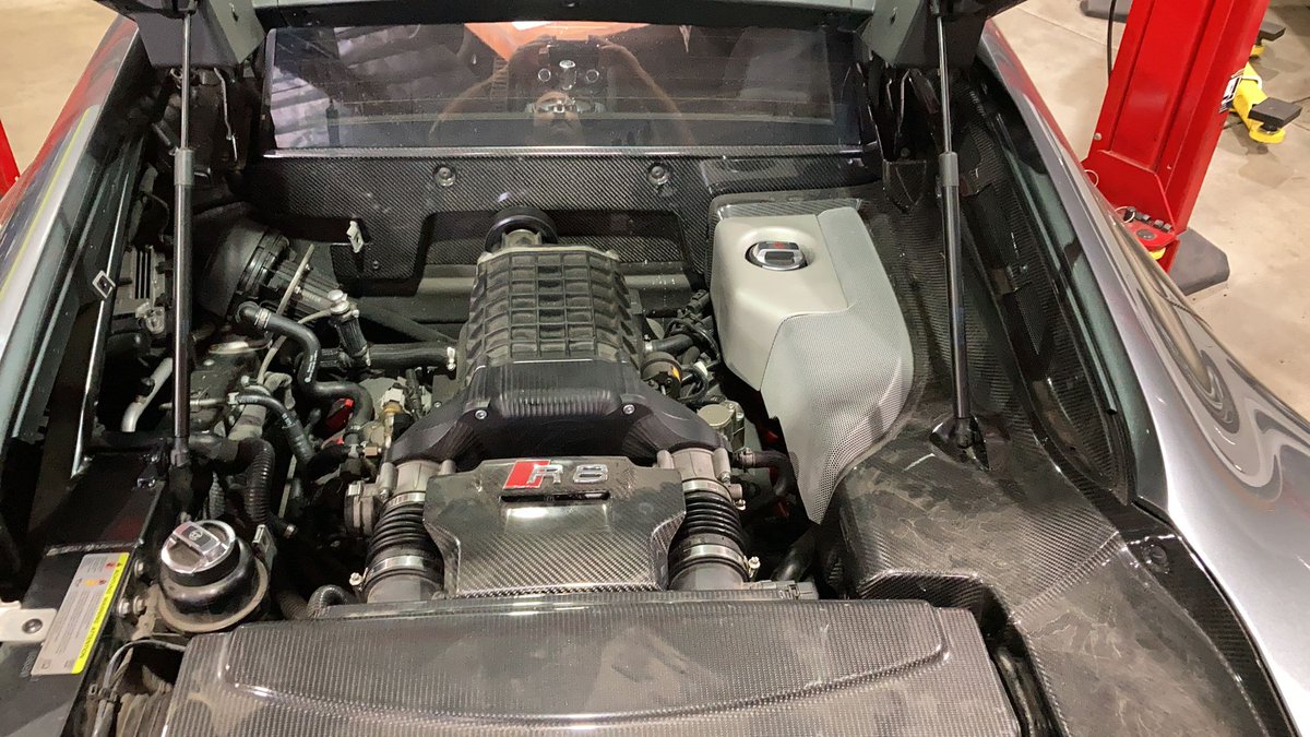 OCTuning1's tweet image. This @Audi #R8 got an oil and filter service, all new coil packs and a new AC compressor
#OCTuning #Automotive
