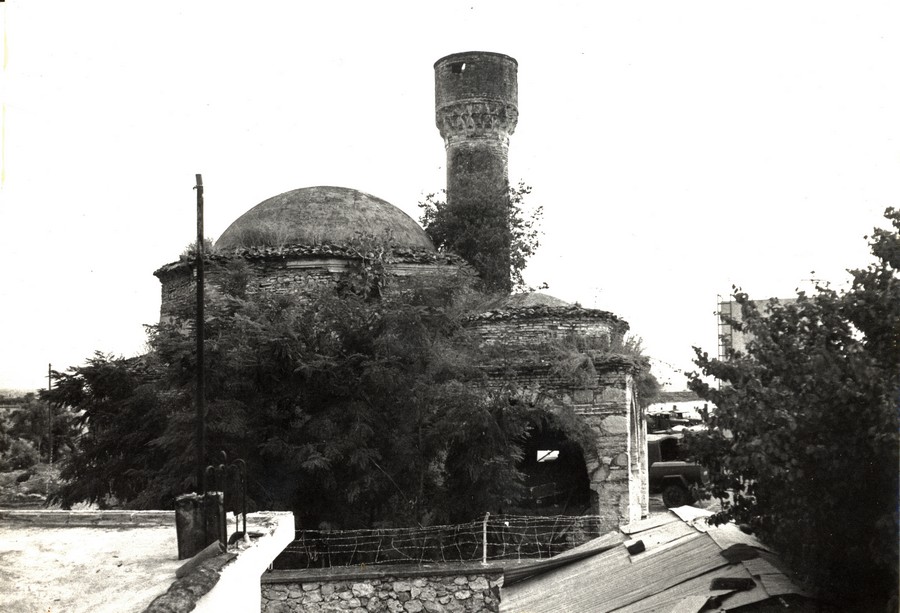 Evrenosoğlu Şemseddin Ahmed Bey Mosque, Yenice-i Vardar (Giannitsa) This small mosque built by the grandson of Gazi Evrenos Bey, circa 1500, is in ruins today