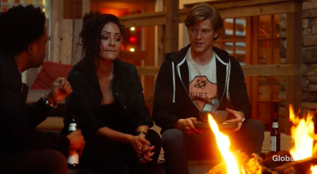 if not married then why sit so close? #macriley  #savemacgyver