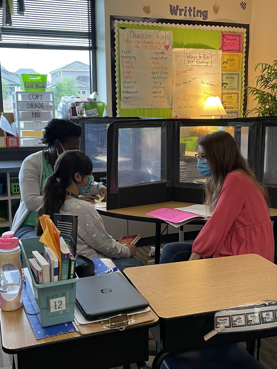 stansells1's tweet photo. We wrapped up Reading Conference lab sites today with our fabulous 4th grade teachers! @SarahBird57 modeled and then they gave it a go! Thanks so much @Stacy_starlings @MsLeDoux4 @bayleebingham @saranolan @ci_elem @LiscanoElem #FISDLiteracy #TCRWP https://t.co/1dL606yOfx