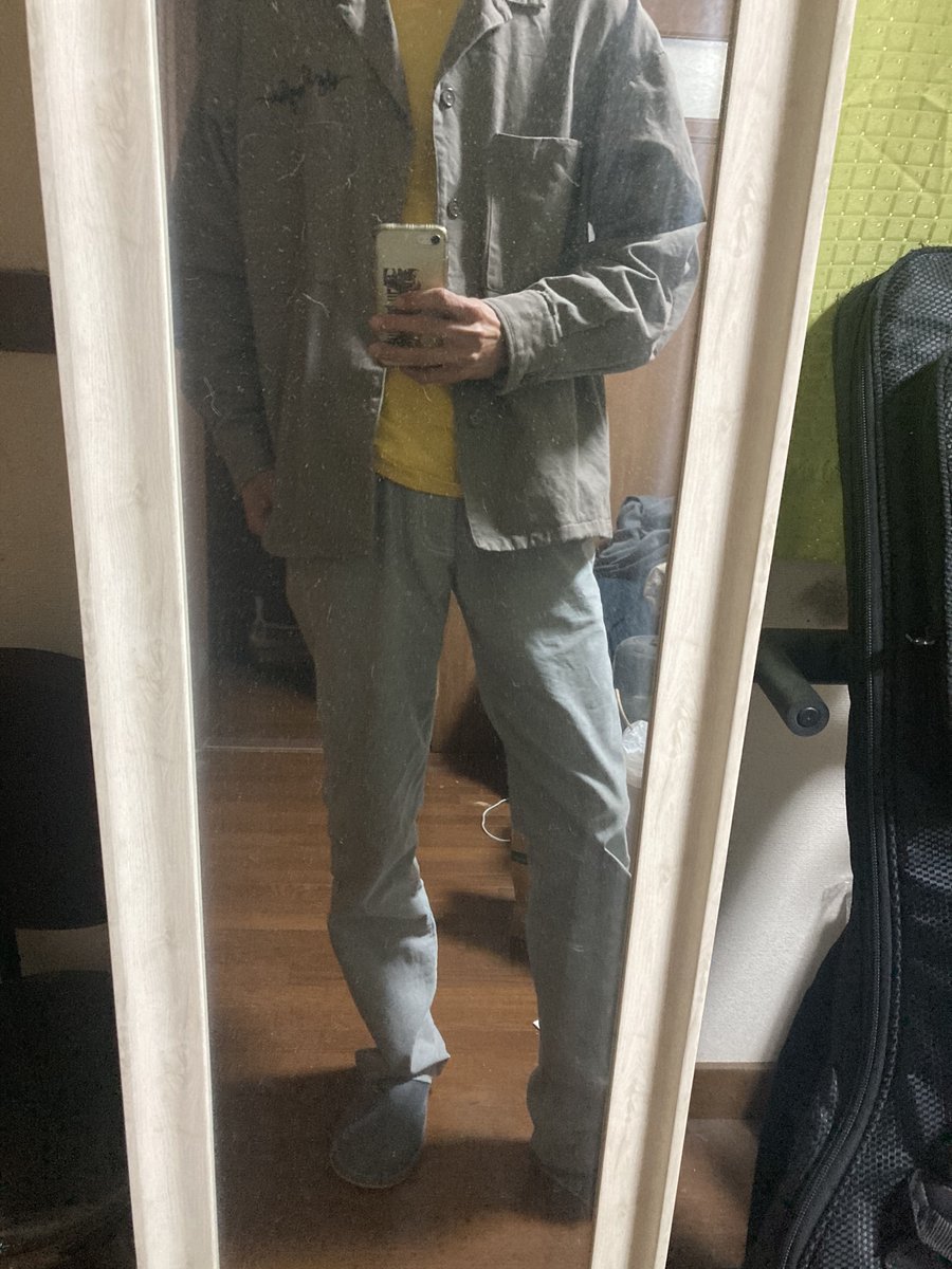 hayatobass14's tweet photo. 「ライブの時の服装の話」
ライブ中にいつも来てる白スウェットの写真の人は
個人的に好きなスケーターのマークゴンザレスです!
ライブ後の格好も同じブランドのジャケット着てます🤣!
#STARTINGHERE #MarkGonzales https://t.co/2blHddhuSj