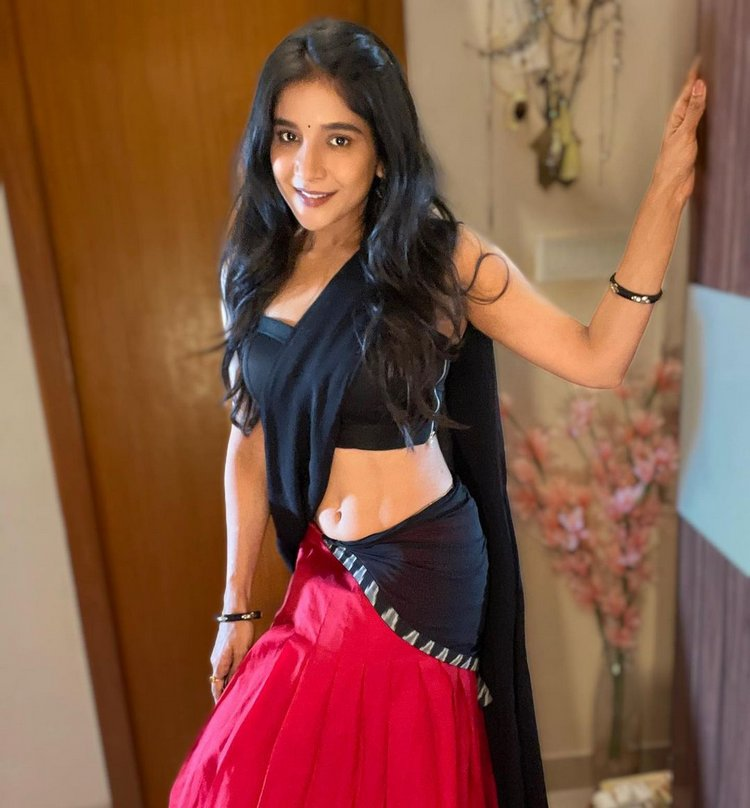 E0RlCJeWEAAhIEM?format=png&name=900x900