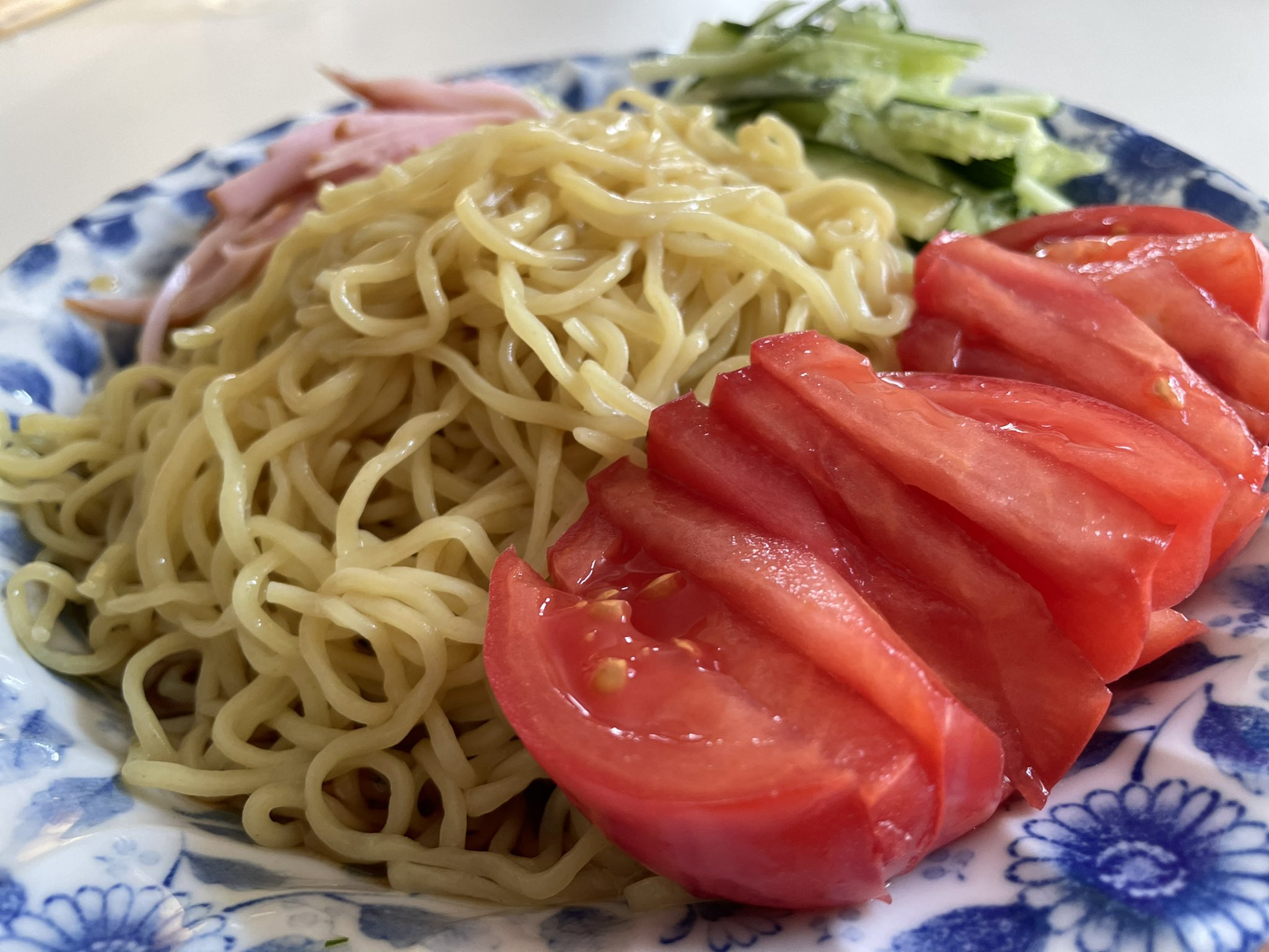 宮野和也 冷やし中華 願わくば一年中食べたい そういえば昔渋谷道玄坂にあったサムライというカウンターだけの中華屋さん 冷やし中華最高に好きだったな ナス炒め定食も最高だった T Co G8g4ayf5pw Twitter