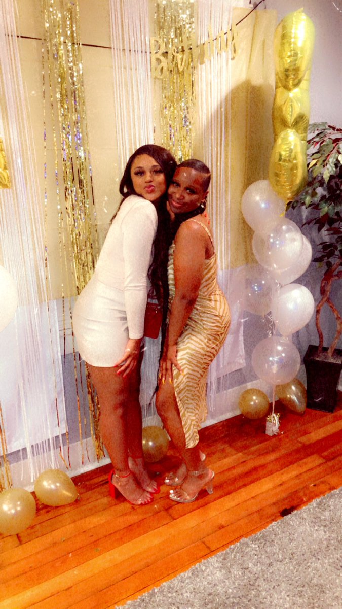 CallMeCharleee's tweet image. It’s Our Deltaversary❤️ 1 Year Down A Lifetime To Go @MayaNicole___ ❤️ ooo-ooop 🥰
#Spr20🐘❤️ #AOML❤️ #NuDelta🔺