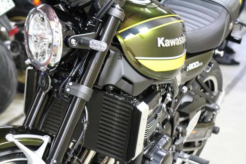 Mh Asano エムエイチアサノ On Twitter ホームページの商品写真を更新いたしました 上手に撮れてますか Z900rsの雰囲気を崩すことなくラジエターを守ってくれますよ Https T Co Owhmy30odw Mhasano Mhアサノ バイク乗りと繋がりたい Z900rs