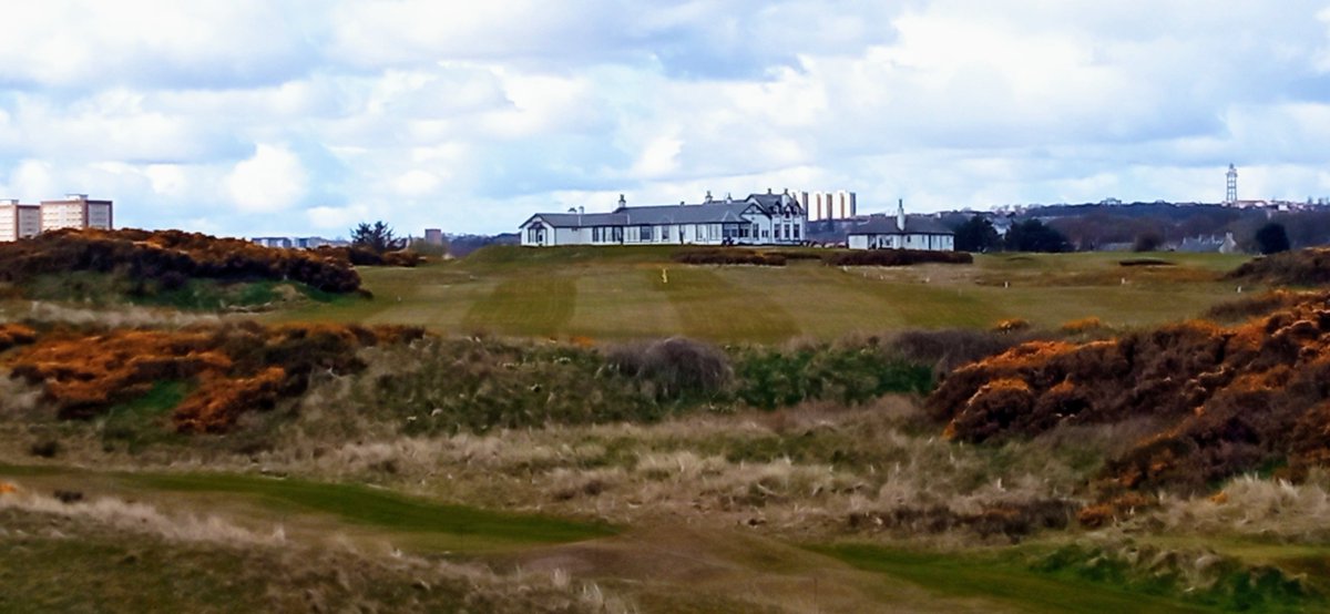 2k21Gb's tweet photo. Saturday stroll along the Dunes overlooking Royal Aberdeen (Balgownie Links) on a coast which then moves thru Murcar, an ex-Potus's vanity project, Newburgh on Ythan, and ends at the wonderful Cruden Bay https://t.co/TfvMkQ4fN3