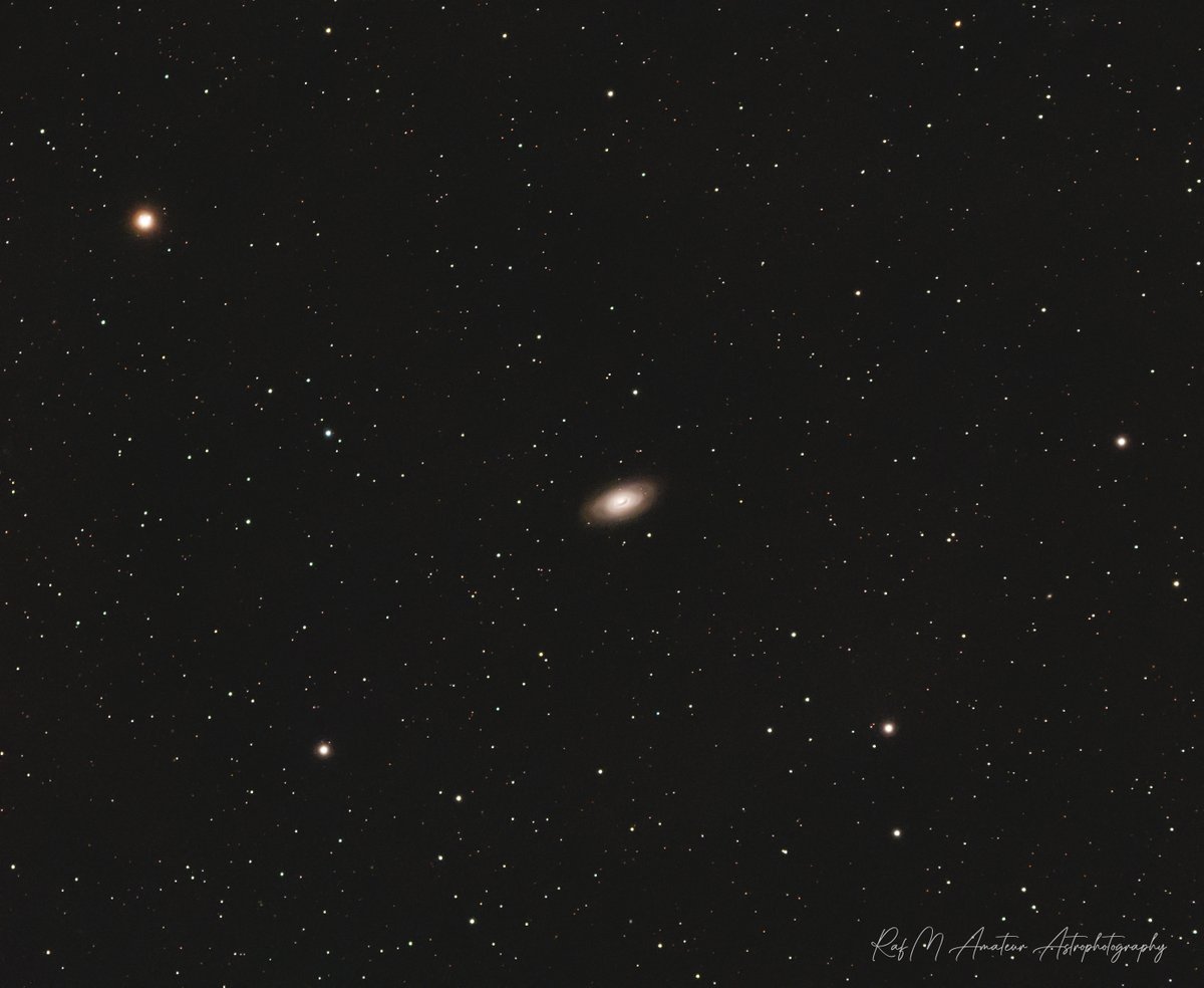 RafMAstro's tweet photo. Object: The Black Eye Galaxy, M64
Date: 16-04-21
ISO: 1600
Exposure: 150 sec
Subs taken: Lights: 40, Darks: 25, Bias: 41, Flats: 40, Dark Flats: 40
Filters: L-Pro
Bortle class: 7/8
PP software: APP, PS 2021
Equipment: SW EvoStar 80ED, SW 0,85 FF/R, Canon 6D (mod), SW HEQ5 Pro https://t.co/OEnaspBF1M