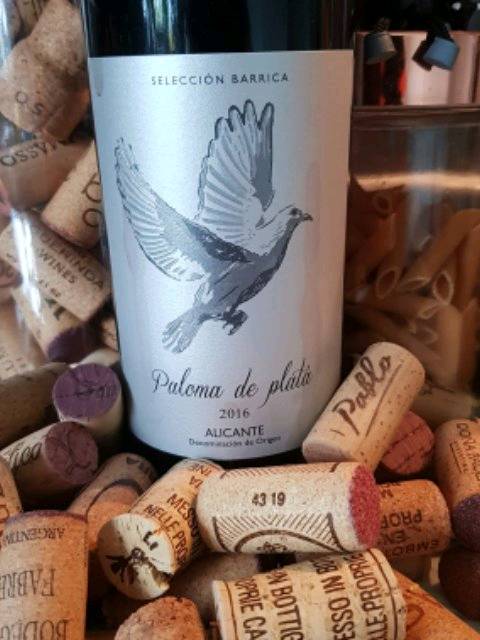 thewinebluff's tweet image. 3.6/5 , 87pts

€10 @dunnesstores 

A decent wine from A…. Wine from Paloma de Plata via Vivino: vivino.com/users/stephen_…