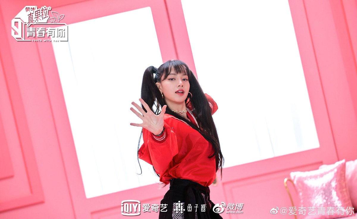 BlinkVotingCrew's tweet photo. 📣 ARE YOU READY FOR TEAM LISA? THEN MAKE SOME NOISE!!!!

LISA KICK BACK STAGE 
#LALISAxDancingKids @BLACKPINK https://t.co/sYqhtsqgAk