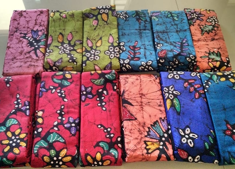 Batik Tulis Ethnic Kontemporer Yuuk Harga Reseller Grosir HP WA 081325767103 ukuran kain 200 cm x 115 cm #batiktulis #bajubatik #batik #kainbatiktulis #batikIndonesia #batikmodern #seragambatik #seragambatikkantor arjunabatiktulis.com
