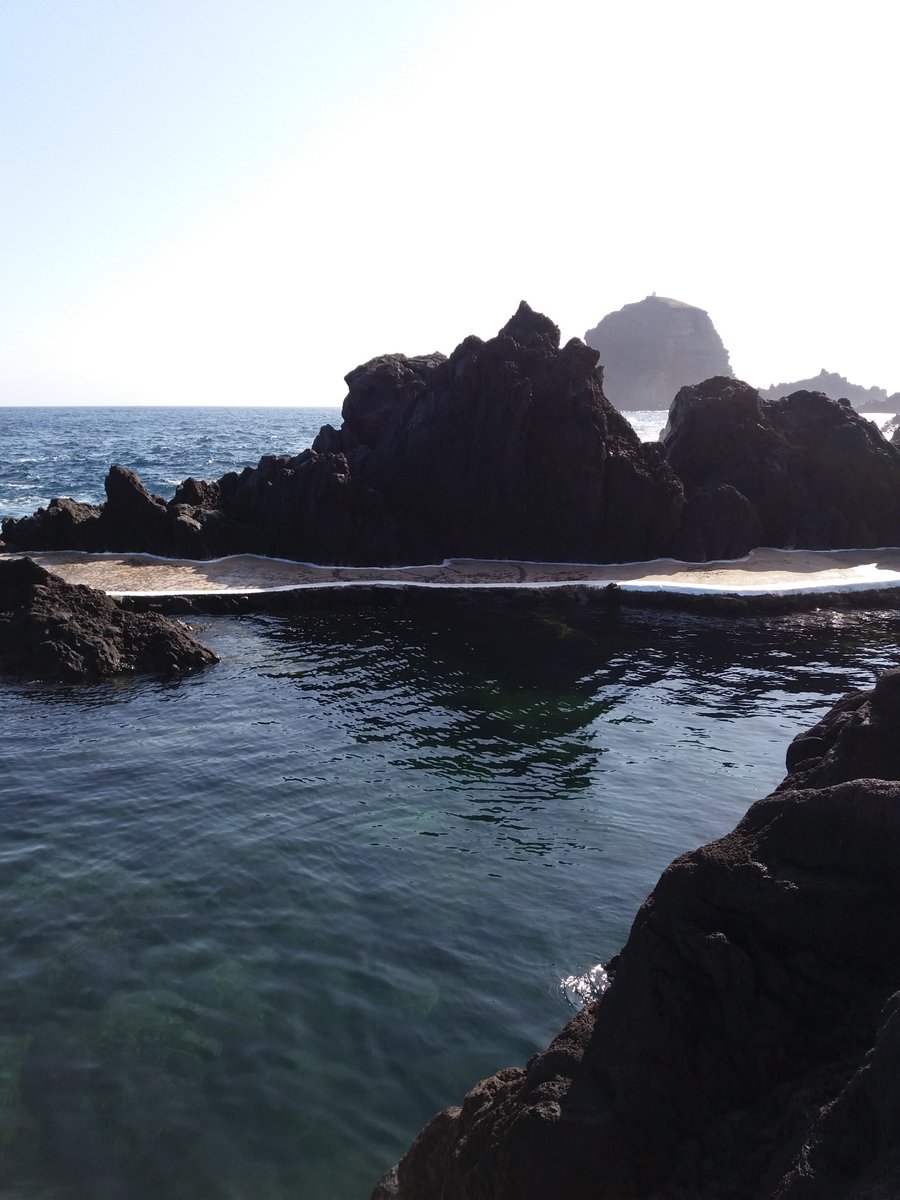 PaulaFr38173328's tweet photo. #madeiraislands 📸💞 #PortoMoniz 🌊🌊🌊
#LavaPools🏊🏻🏊🏻
Have a great weekend by the ocean!👍🏻 😎🌞 https://t.co/vfIyFUrcG8