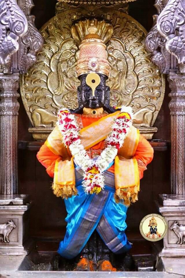 TempleConnect_'s tweet photo. Today's Darshan of Shri Vitthala and Shri Rukmini devi @ Shri Kshetra Vithal Rukmini Devasthan, #Pandharpur, #Maharashtra
|| Jai Jai Pandurang hari ||
#TempleConnect #LordVitthala #GoddessRukmini #VitthalRukmini #LordKrishna #LordVishnu #GoddessLaxmi #Solapur #HinduTemple https://t.co/Kx0Jx3E8gK