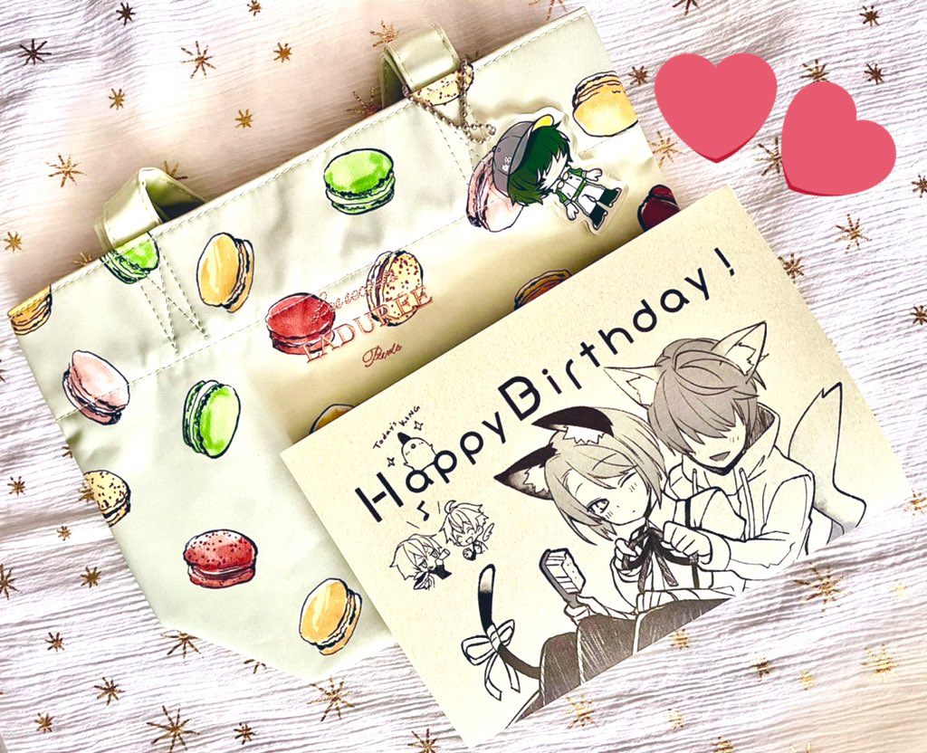 お誕生日にお友達のlemさん(@KKR_LM )よりリサガスのかわいい展示会限定グッズとアクナイの浮梅さん達とケモ耳のくわまつイラストと桑名みのあるミニトート頂きました💕 