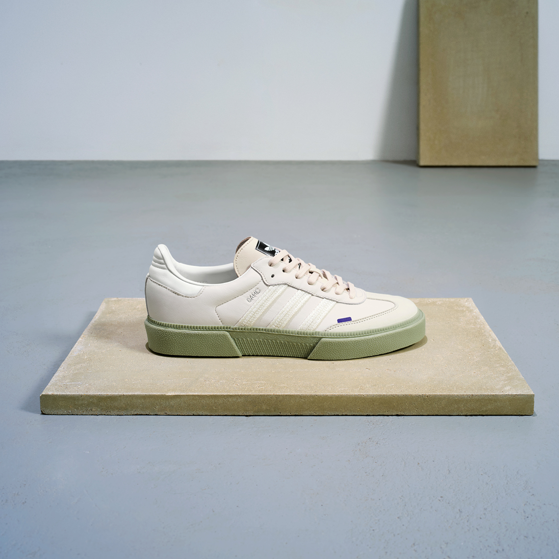 LN-CC.com tweet media