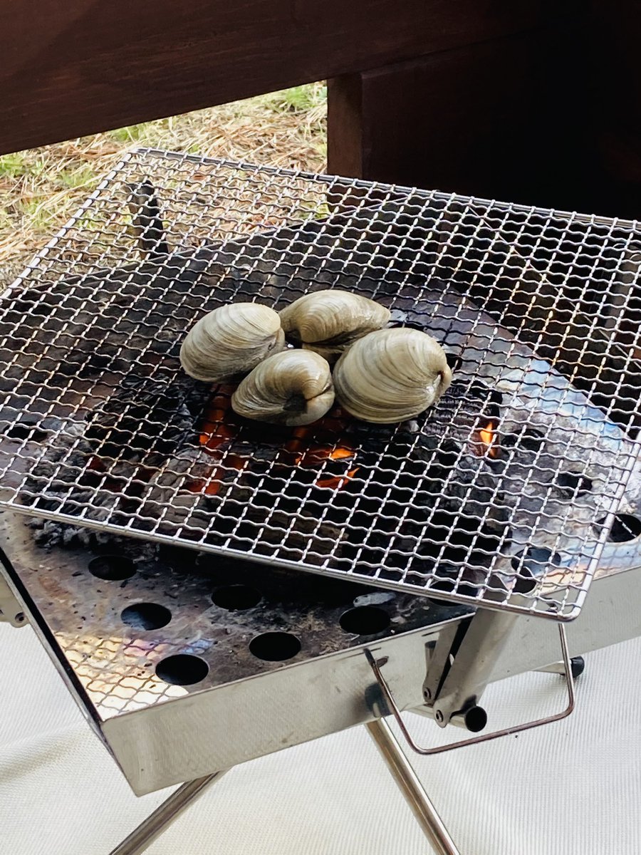 maruemi0404's tweet photo. 貝祭り始めました‼️
　　
　＃炭火　＃皆好き https://t.co/c7TmFYxMky
