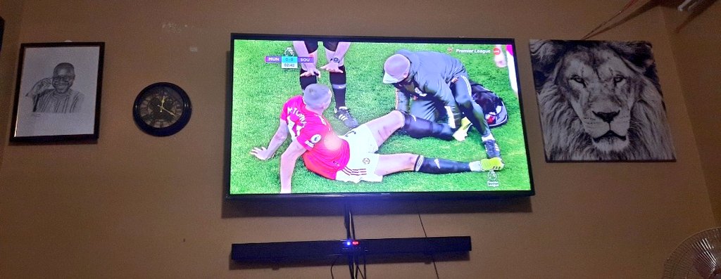 money_flavoured's tweet photo. Some Thieves, Broke Into My Flat This Morning, Around 04:00. They Took That Hisense 55inch Smart TV, JVC Sound Bar and A Samsung J7 Neo
N$ 5,000.00 reward on the Table Should You Have Any Whereable or The Items Or The Thieves. https://t.co/3FP457cnJf