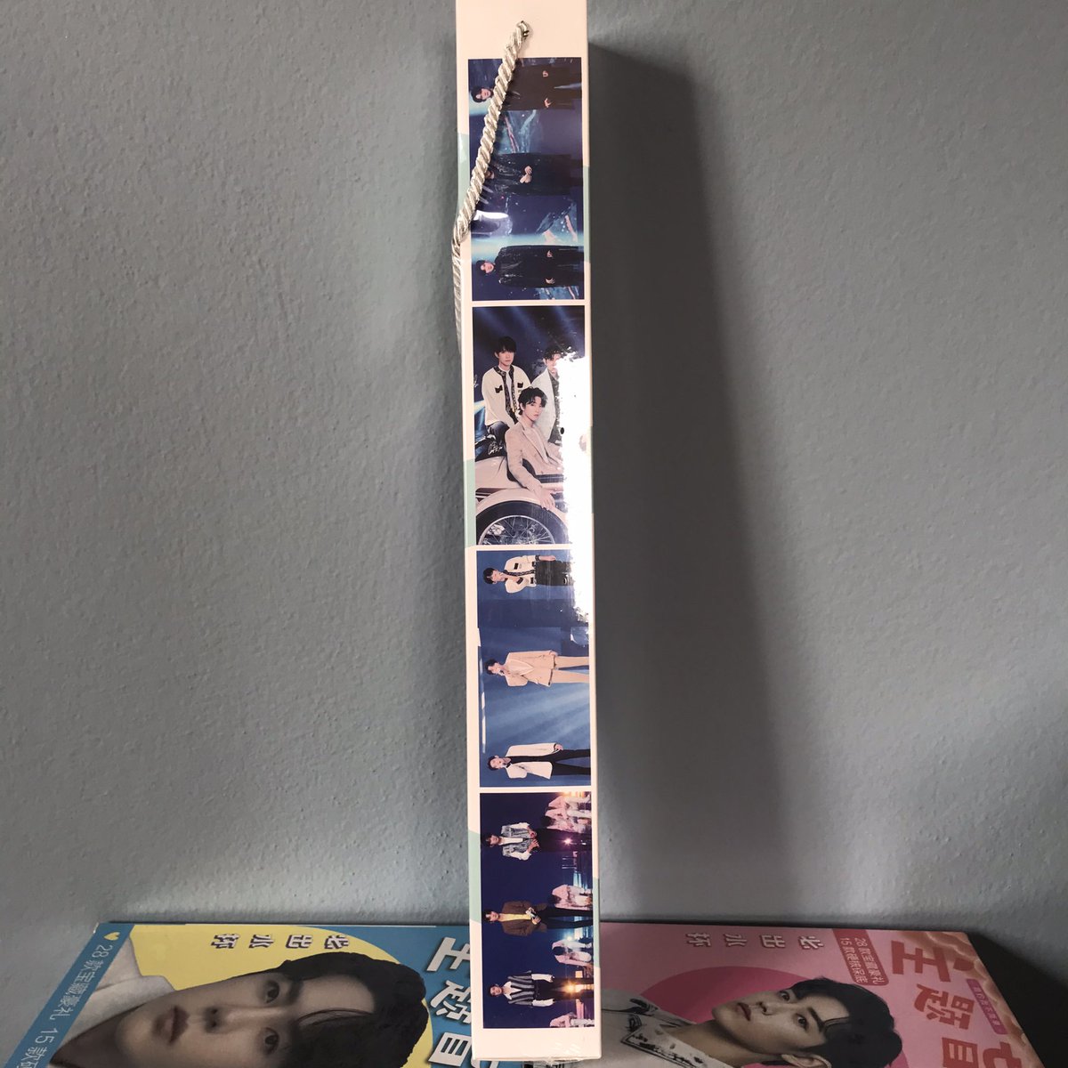 Qianqianstore's tweet photo. 🌈 พร้อมส่ง ☔️
โปสเตอร์ #TFBOYS เซ็ท 8 แผ่น
✨179 บ. ส่งฟรี
ดูสินค้าพร้อมส่ง 👉🏽 #เฉียนเฉียนพร้อมส่ง
ดูสินค้าเพิ่มเติม 👉🏽 #qqxTFBOYS
#ตลาดนัดTFBOYS #หวังจวิ้นข่าย #หวังจุนไค #เชียนซี #wangjunkai #junkai #karryon #Qianxi #YiYangQianXi #หวังหยวน #อี้หยางเชียนซี #wangyuan https://t.co/g0c3QPccgG