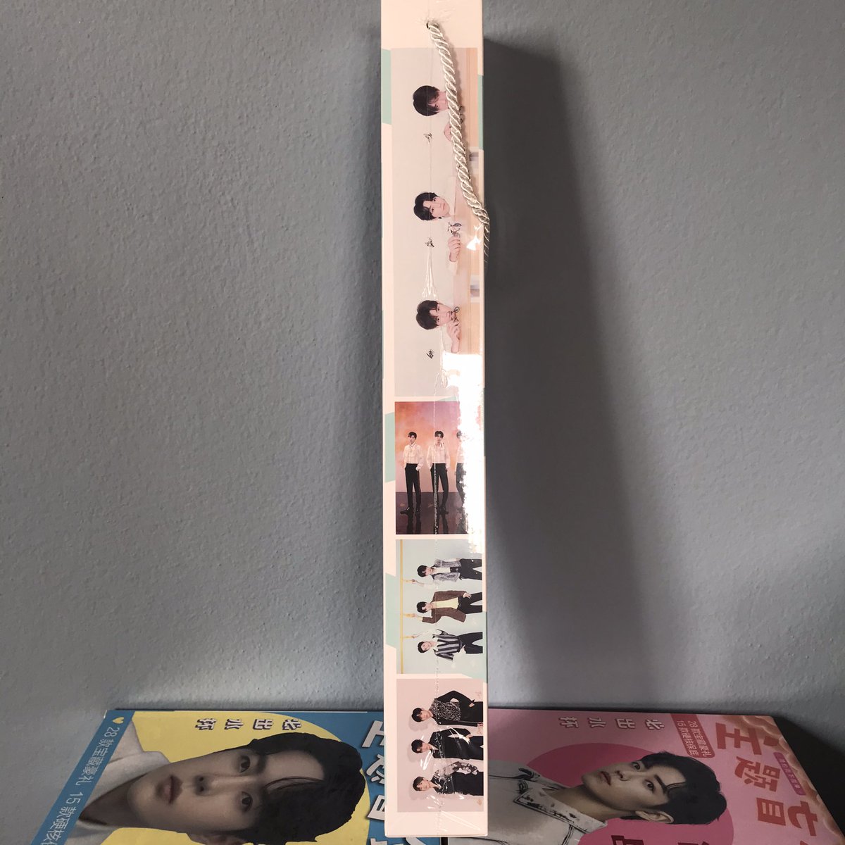 Qianqianstore's tweet photo. 🌈 พร้อมส่ง ☔️
โปสเตอร์ #TFBOYS เซ็ท 8 แผ่น
✨179 บ. ส่งฟรี
ดูสินค้าพร้อมส่ง 👉🏽 #เฉียนเฉียนพร้อมส่ง
ดูสินค้าเพิ่มเติม 👉🏽 #qqxTFBOYS
#ตลาดนัดTFBOYS #หวังจวิ้นข่าย #หวังจุนไค #เชียนซี #wangjunkai #junkai #karryon #Qianxi #YiYangQianXi #หวังหยวน #อี้หยางเชียนซี #wangyuan https://t.co/g0c3QPccgG
