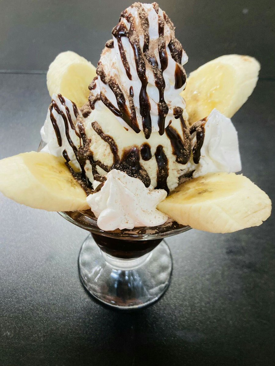 滋賀守山ラブホテルアリュール Next Hotels Group メンバー様 無料メニューのチョコレートパフェです 詳しくはトップ画面のurlよりhpをご確認下さい ホテルアリュール ホテルスィーツ チョコレートパフェ パフェ 無料 滋賀 ラブホ リツイート