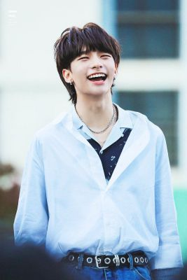 A smile that can light up the whole world-a hyunjin thread