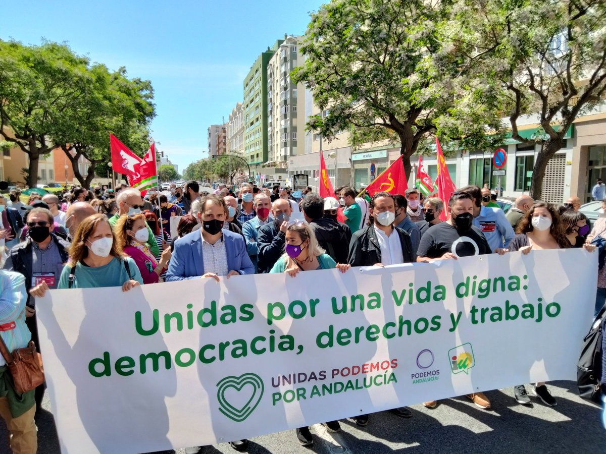 #1deMayo Nuestros cargos públicos y militantes recorren ya las calles de Cádiz para reivindicar que se cumpla con la clase trabajadora.

#AhoraTocaCumplir