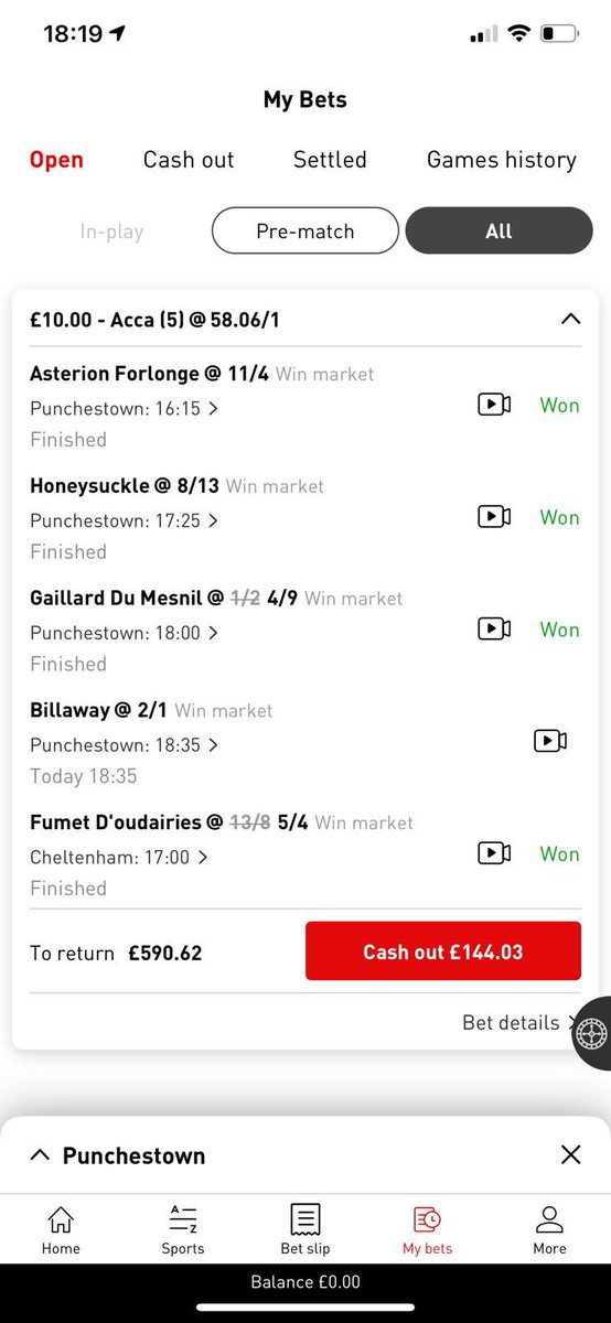 biggly_tel's tweet photo. Hi @VirginBetHelp please can you explain how this cash out fell from £144 to £66 when the odds went from 2/1 to 9/4 on Billaway before the race ? I was planning to cash it and you dropped it by over 50% with the smallest fluctuation in odds?? https://t.co/eBYx9emMnc
