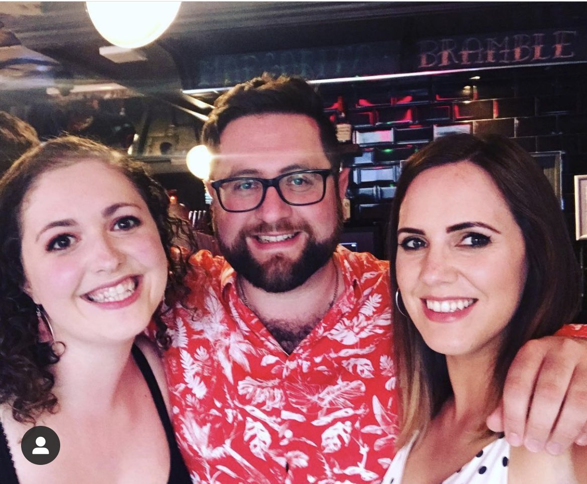 IGeography's tweet image. Happy birthday twin @nowMrsMFL! There is no doubt in my mind that I would not be the teacher I am today without you, nor the person! Thank you being the most supportive, generous, knowledge and hilarious woman! I aspire to me like you! Love you 🥂🥂🥂