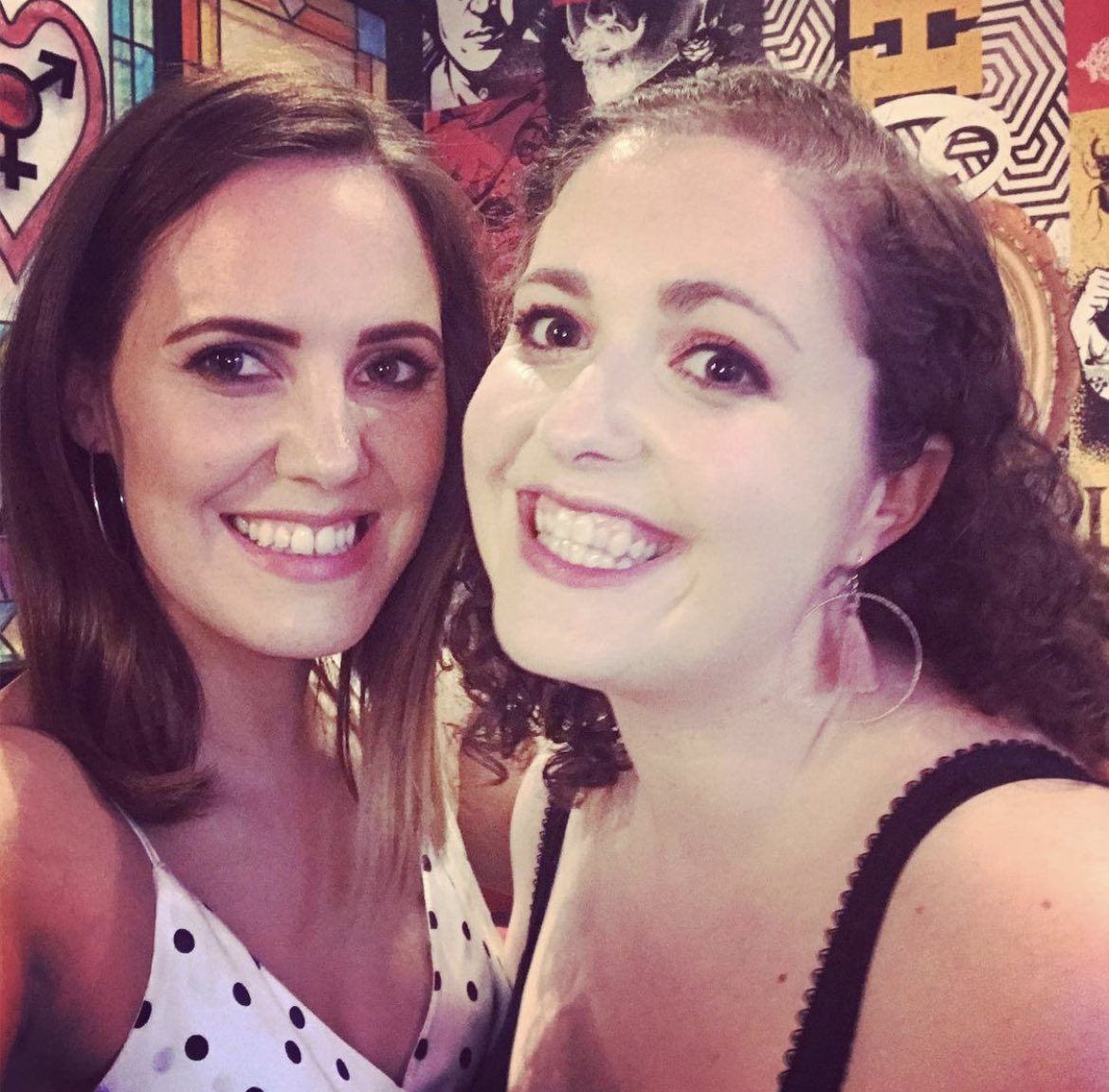 IGeography's tweet image. Happy birthday twin @nowMrsMFL! There is no doubt in my mind that I would not be the teacher I am today without you, nor the person! Thank you being the most supportive, generous, knowledge and hilarious woman! I aspire to me like you! Love you 🥂🥂🥂