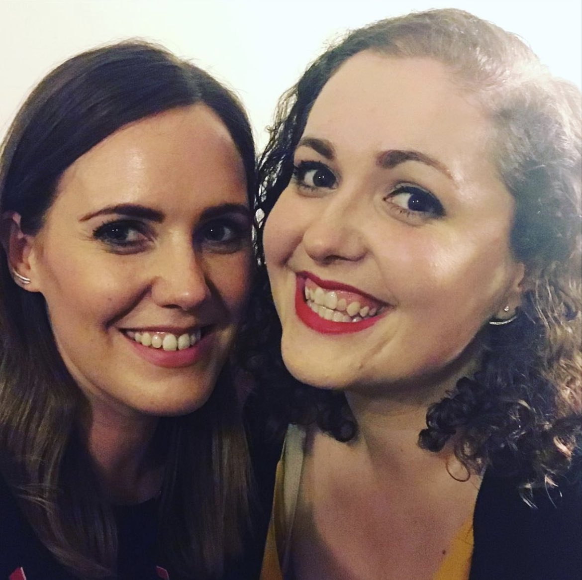 IGeography's tweet image. Happy birthday twin @nowMrsMFL! There is no doubt in my mind that I would not be the teacher I am today without you, nor the person! Thank you being the most supportive, generous, knowledge and hilarious woman! I aspire to me like you! Love you 🥂🥂🥂